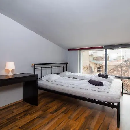 Cityscape Budget Blaha Apartment