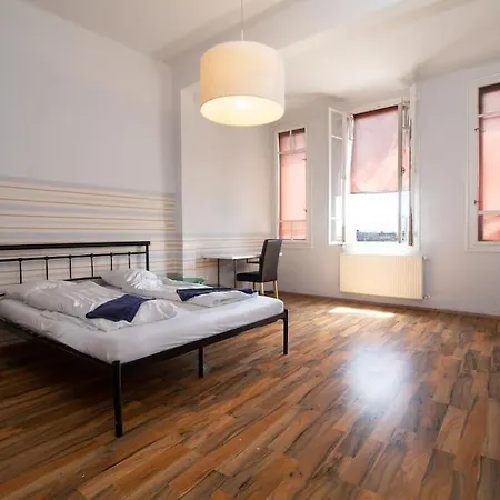 Apartment Cityscape Budget Blaha *