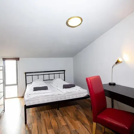 Cityscape Budget Blaha Apartment